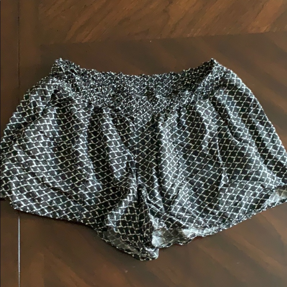 Old Navy printed shorts - size small